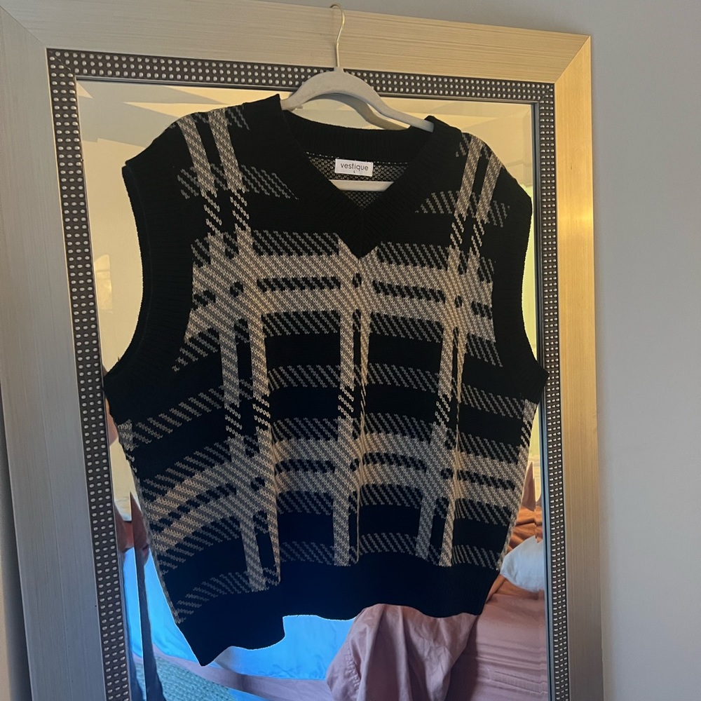 Plaid sweater vest never worn size large